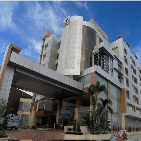 Big 8 Corporate Hotel Tagum Exteriör bild