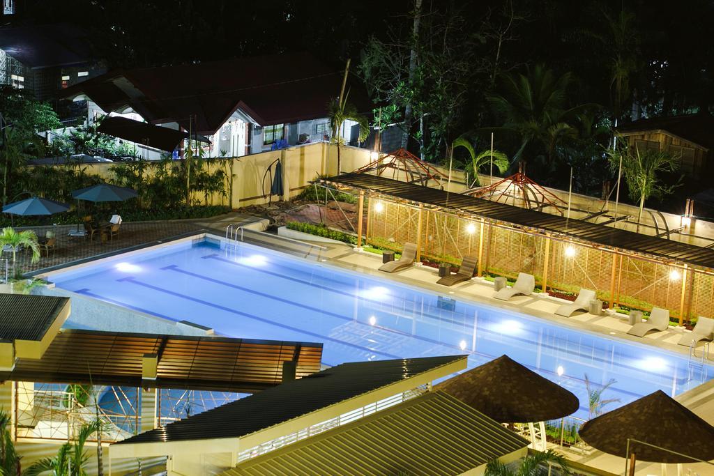Big 8 Corporate Hotel Tagum Exteriör bild