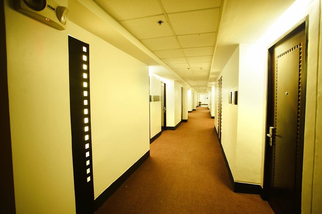 Big 8 Corporate Hotel Tagum Exteriör bild