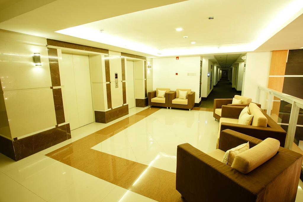 Big 8 Corporate Hotel Tagum Exteriör bild