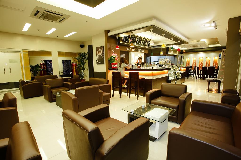 Big 8 Corporate Hotel Tagum Exteriör bild
