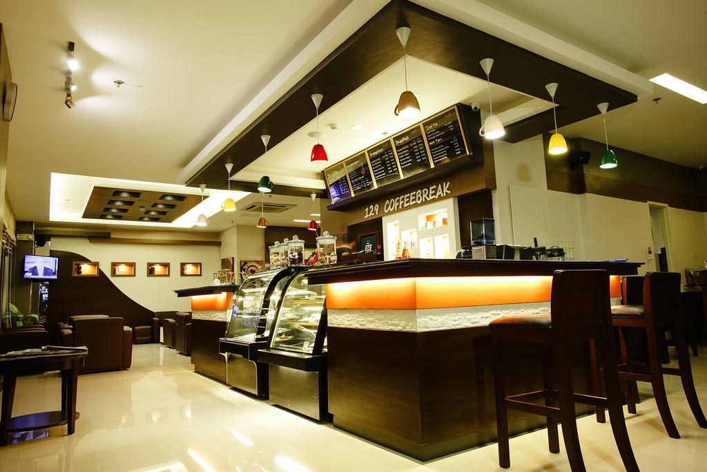 Big 8 Corporate Hotel Tagum Exteriör bild
