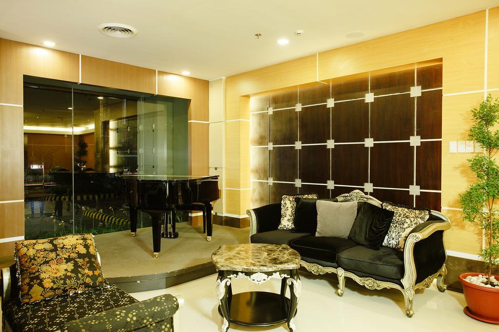 Big 8 Corporate Hotel Tagum Exteriör bild
