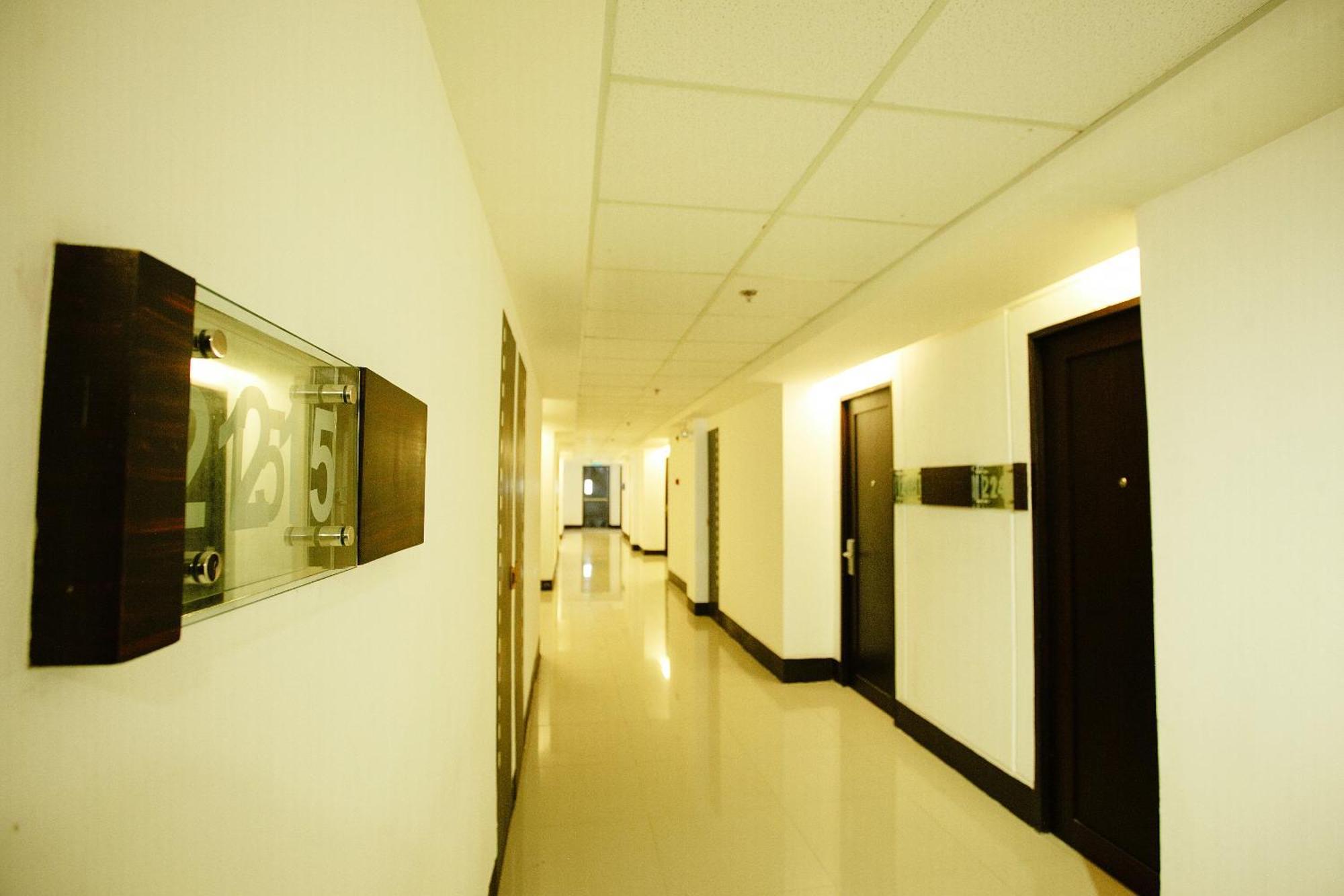 Big 8 Corporate Hotel Tagum Exteriör bild