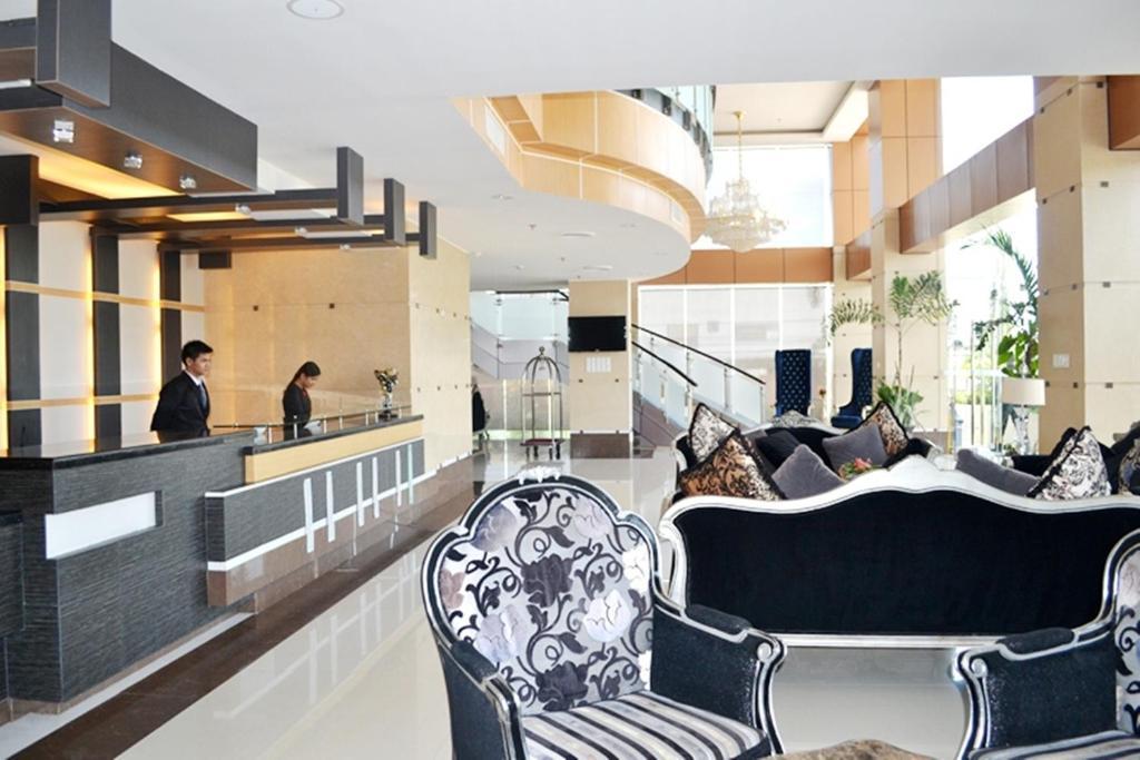 Big 8 Corporate Hotel Tagum Exteriör bild