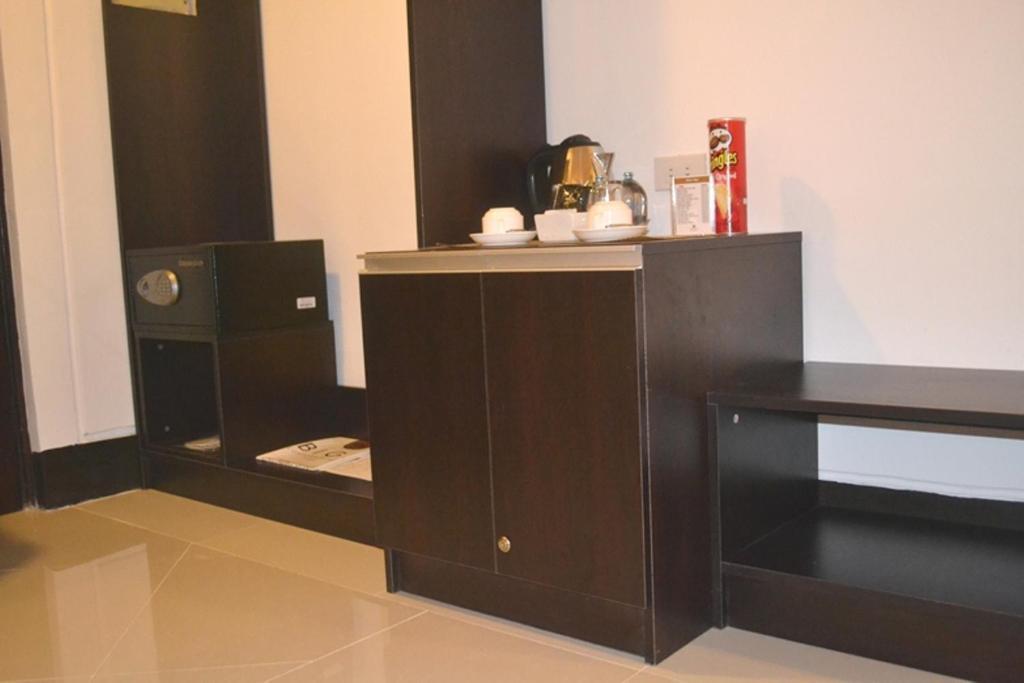 Big 8 Corporate Hotel Tagum Exteriör bild