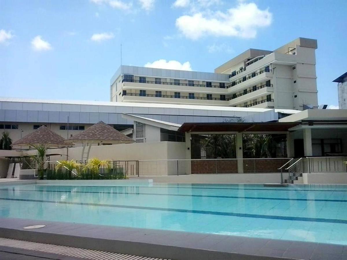 Big 8 Corporate Hotel Tagum Exteriör bild